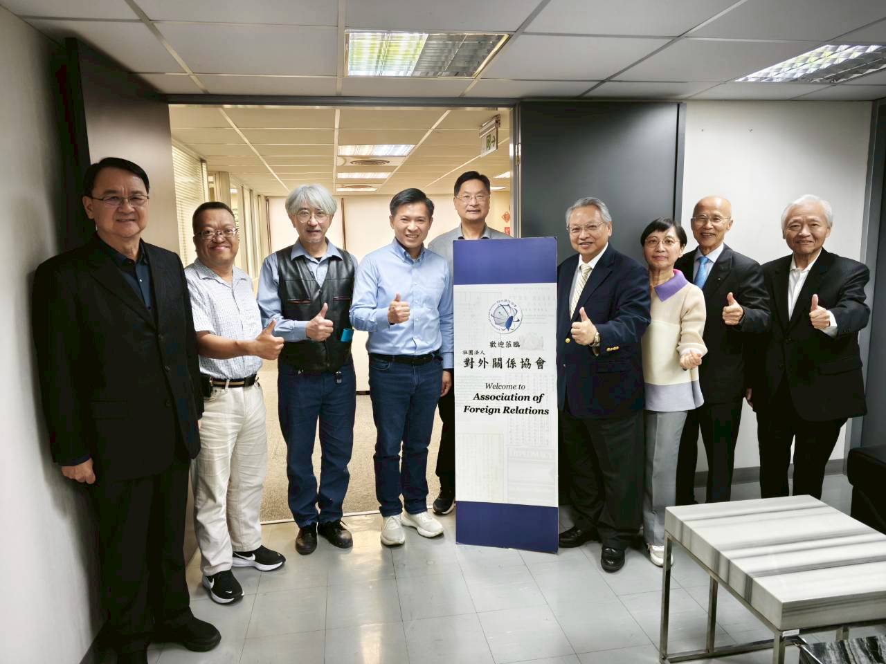 Dr. Ho Chihyung Visits AFR