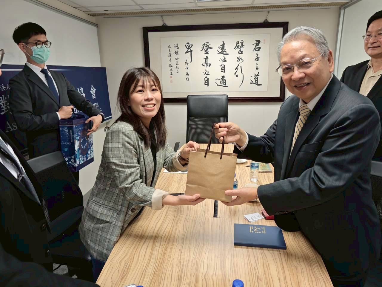 台北市青年局長拜會本會